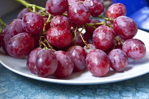 Weintrauben Rose kernlos süß + aromatisch in der 1,25 kg Obst Tüte